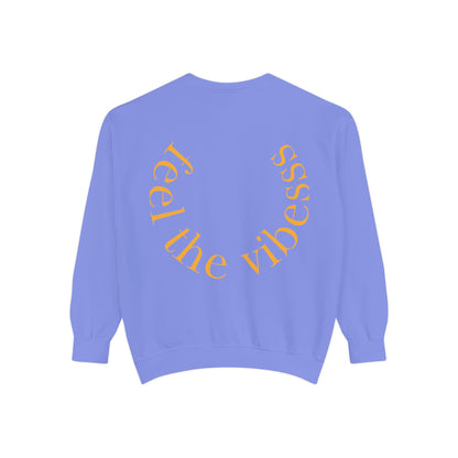 Sun Graphic Sweatshirt — "Feel the Vibes" Cozy Retro Sun Crewneck