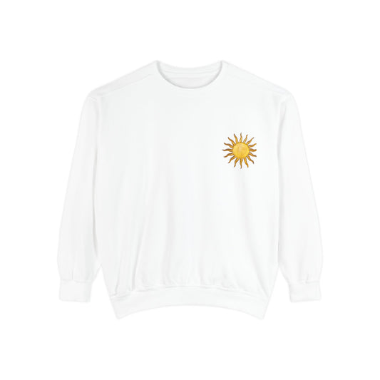 Sun Graphic Sweatshirt — "Feel the Vibes" Cozy Retro Sun Crewneck